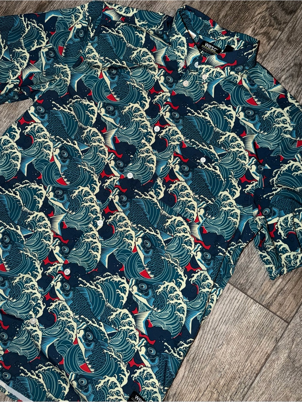WeSC Koi Fish Japanese Wave Button Up Shirt M